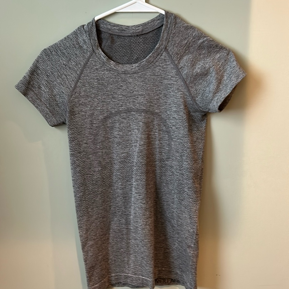 Lululemon Swiftly Tech Short Sleeve Shirt Hip Length